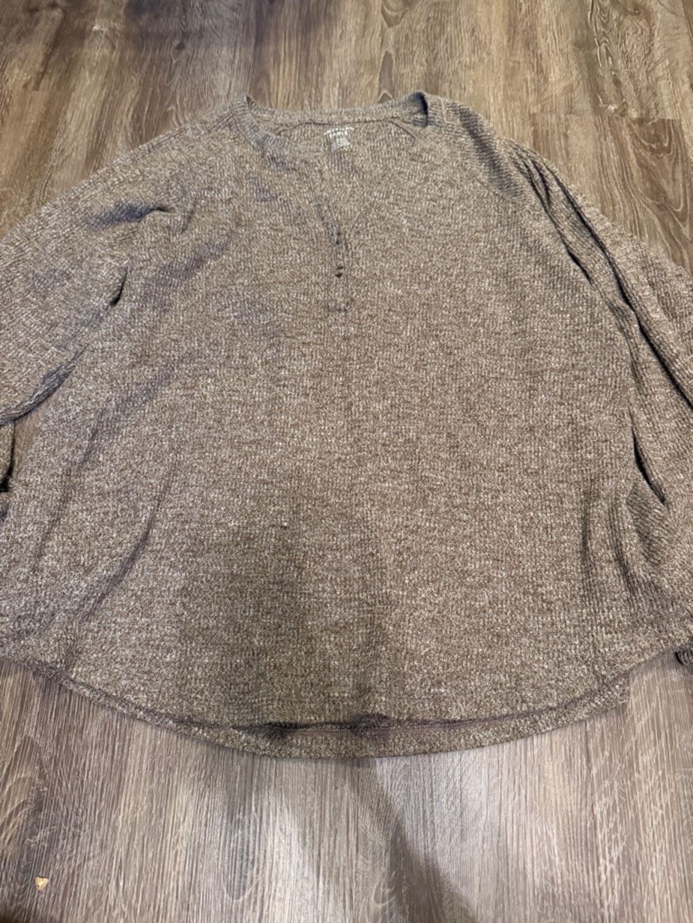 American Eagle Outfitters Heathered Taupe Long-Sleeve Henley Knit Top